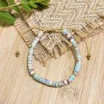 Bransoletka boho z błękitnych koralików LAZUR